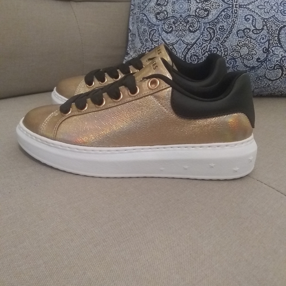 Skechers High Street - Crackled Metallic sneakers NWOT